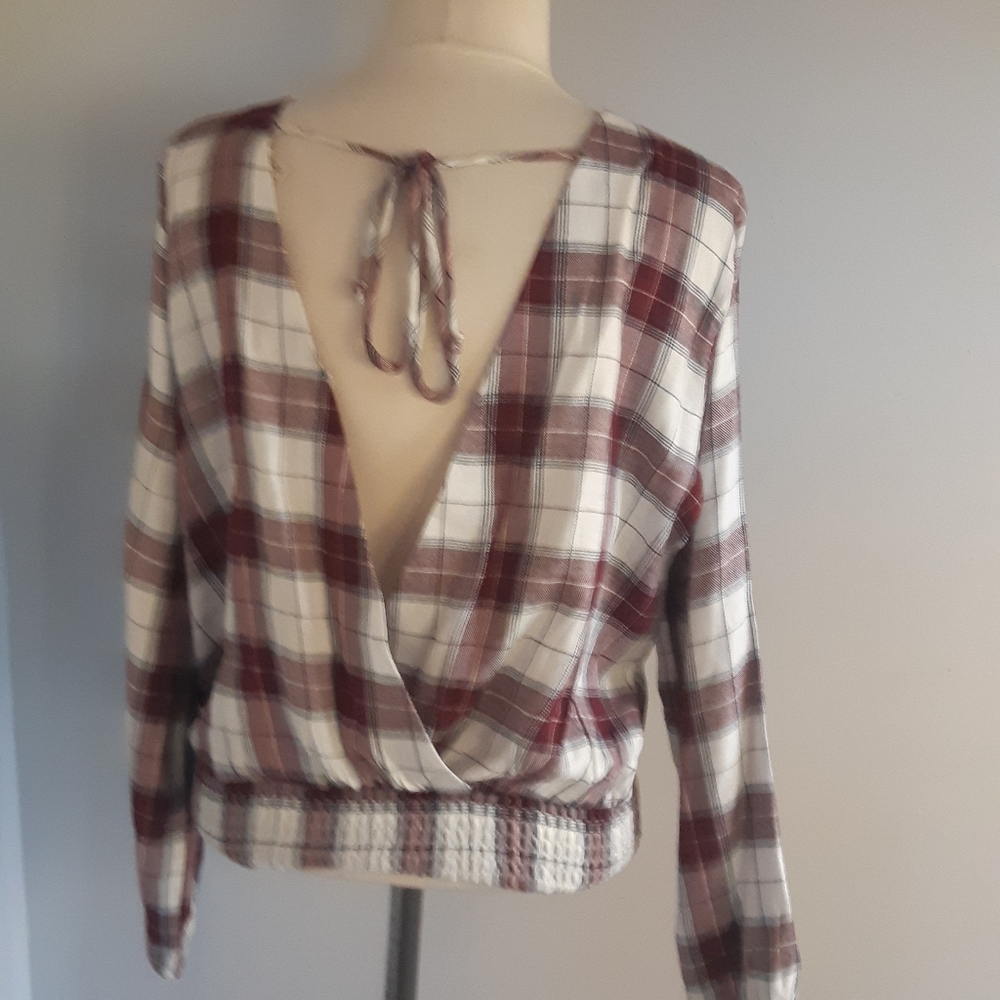 Japna Long sleeve flannel, low cut front and back. Cute country style